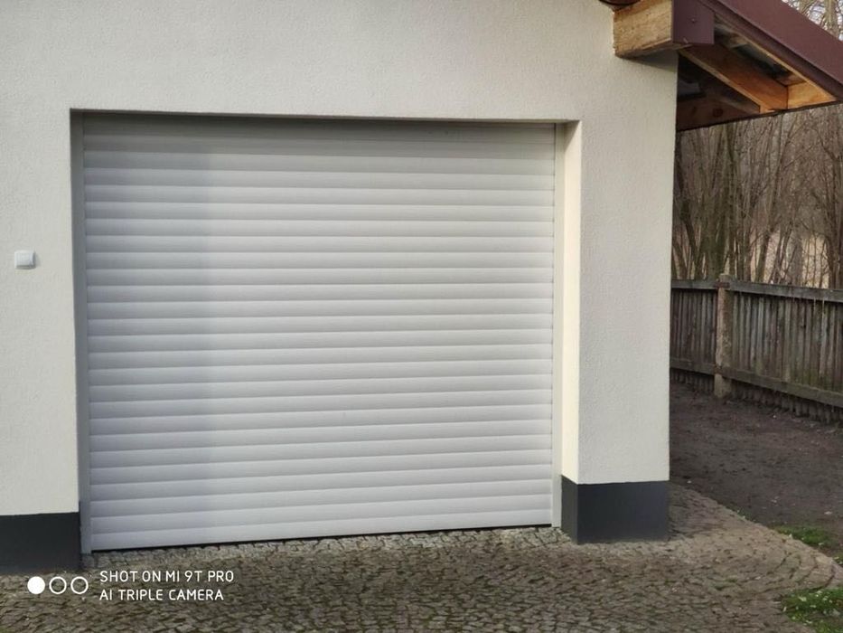 Brama Rolowana 300x240 Aluprof PA77 z napędem i pilotami