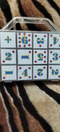 Кубики цифри у валізі математика
