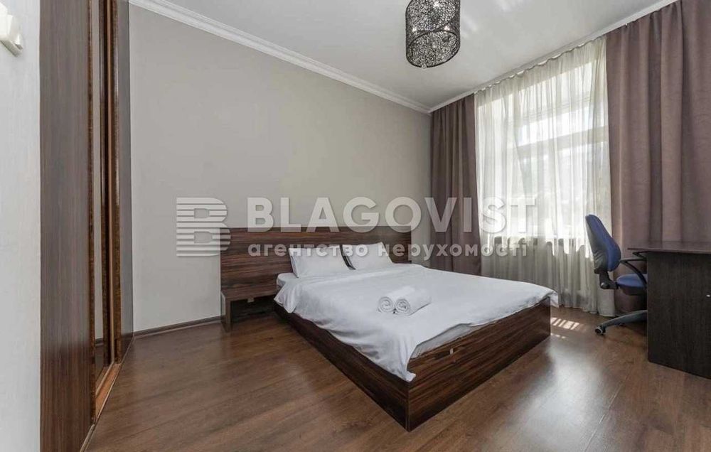 Продаж 2 к квартири Коновальця 7/9  Палац Україна ремонт!!!