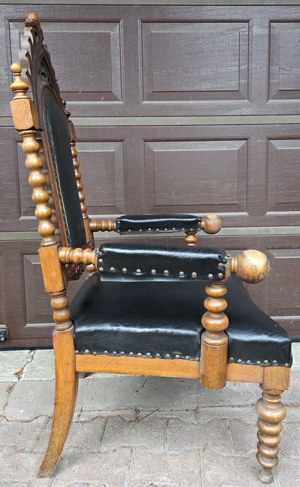 Antyk fotel tron styl neogotycki ladnie zachowany