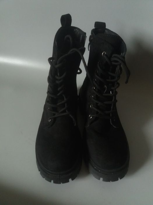 Ботинки Новые демисезонные размер 37 Женские