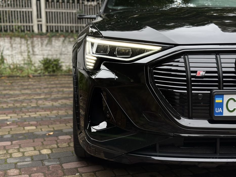 Audi E-Tron S Sportback (S line)