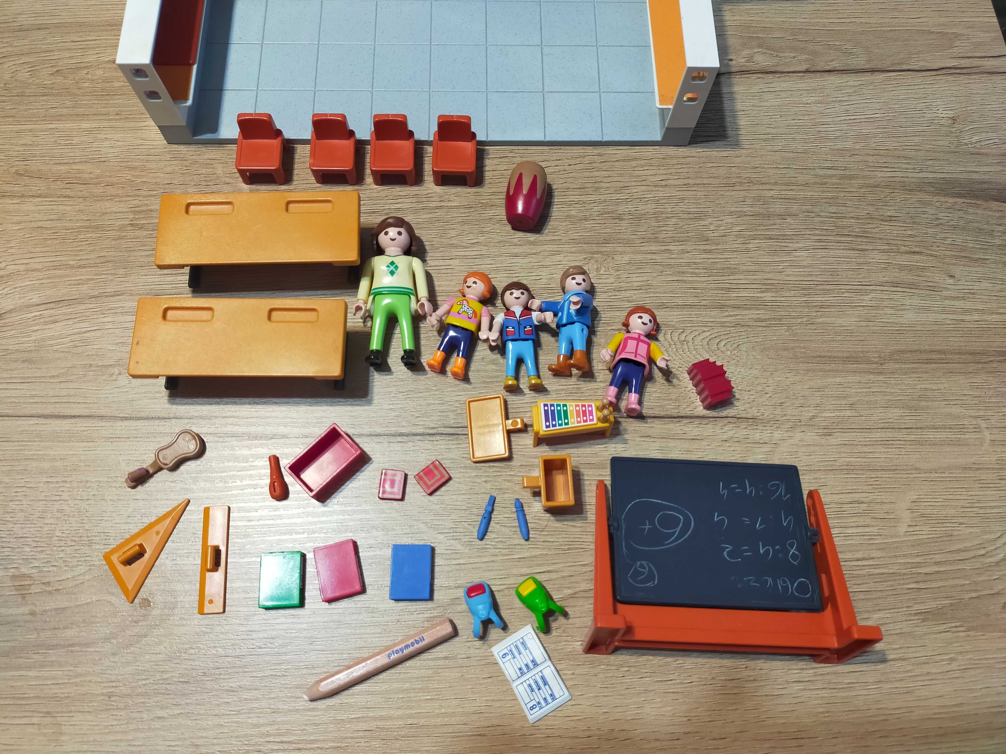 Szkoła Playmobil akcesoria figurki + gratis używane