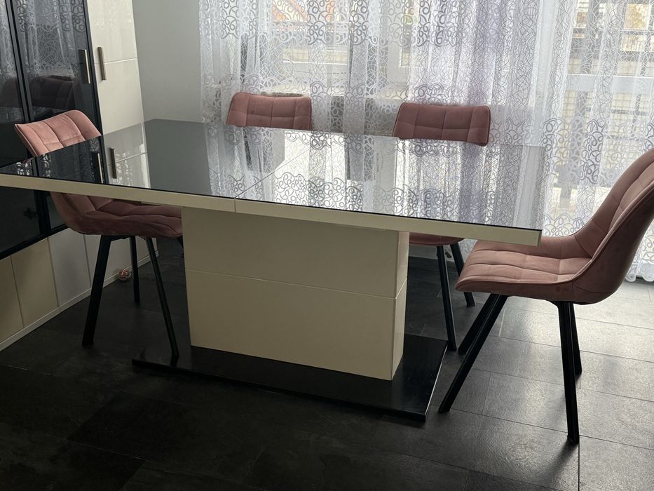 Stół rozkładany 166 × 95 → 210 × 78 cm – stan dobry