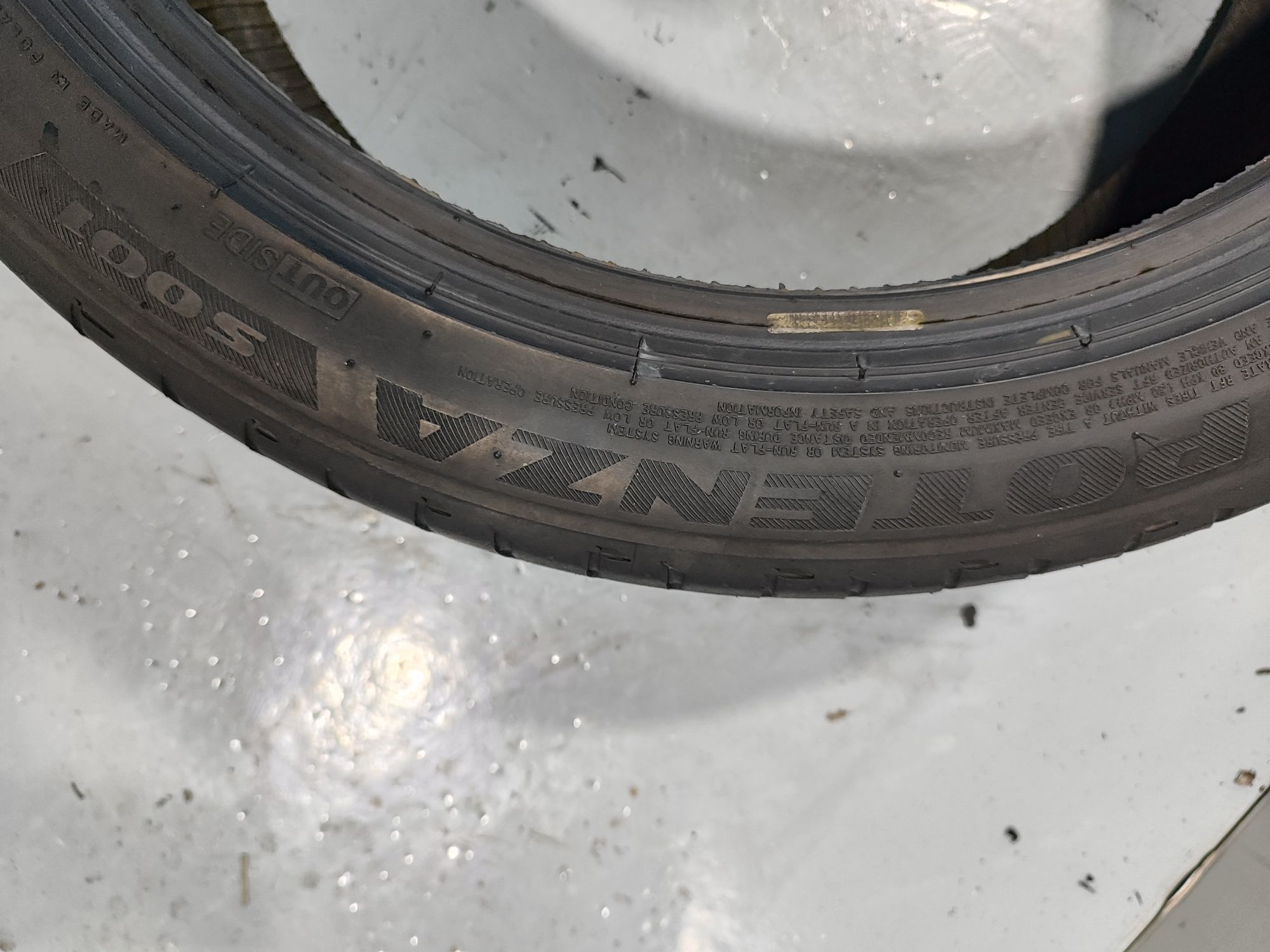 2 pneus semi novos 225-45R19 Bridgestone - Oferta da entrega - 150 EUR