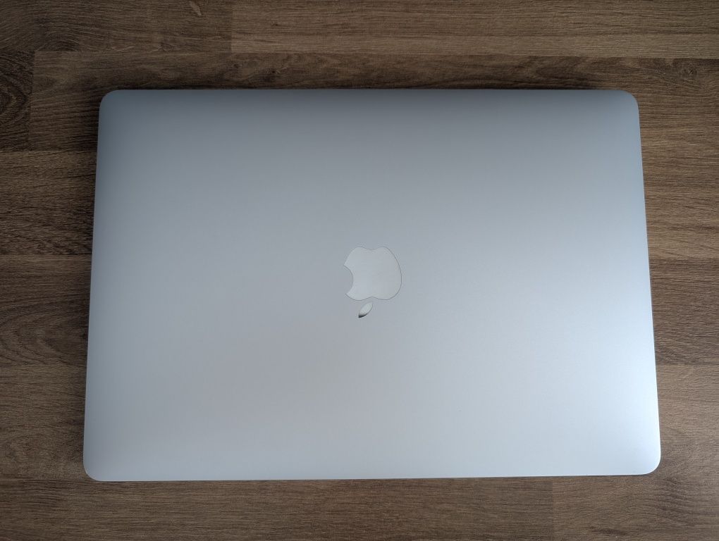 MacBook Pro 13" M1 (A2338) - 16GB RAM | 256GB SSD - Impecável
Vendo Ma