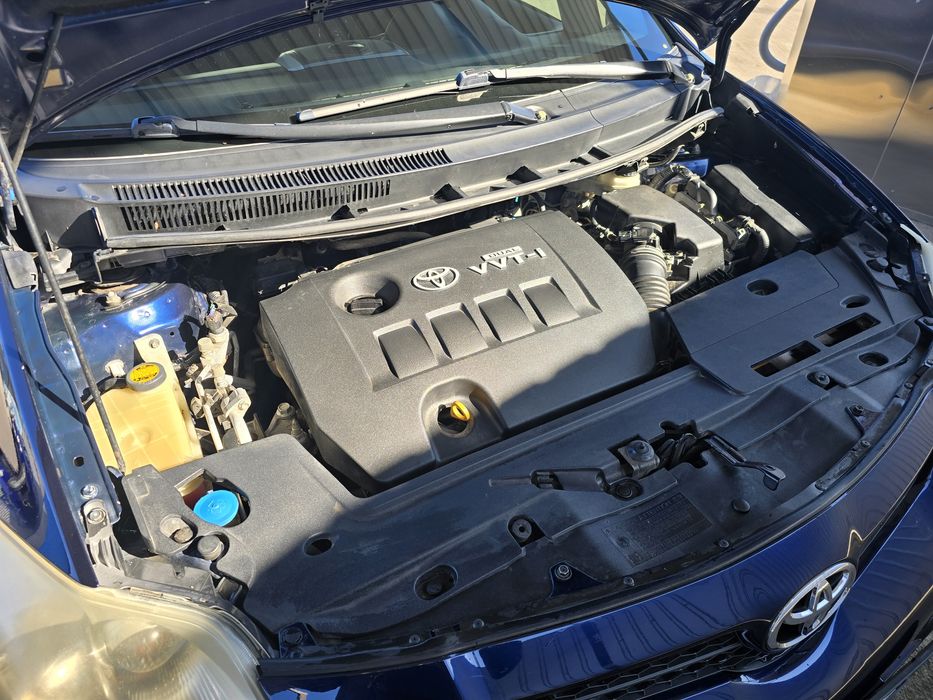 Продам Toyota Auris 2008