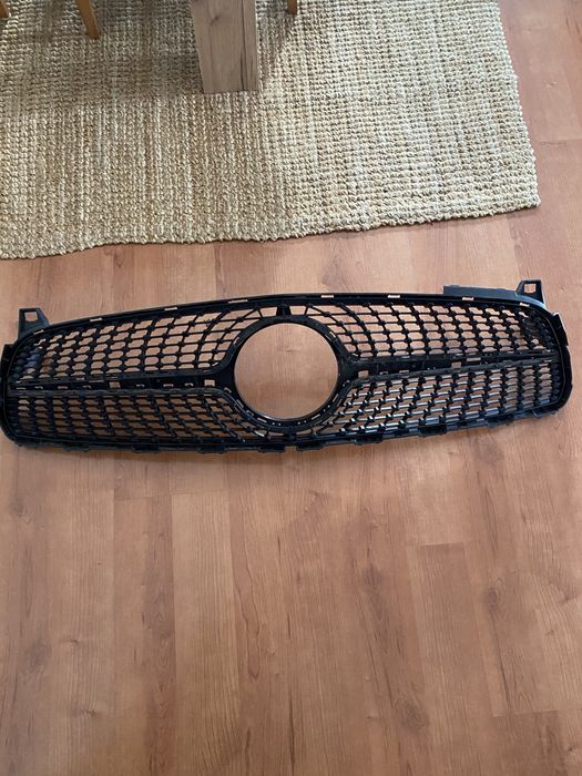 Grelha mercedes a180
