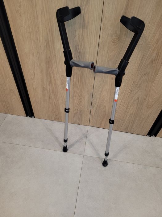 Kule ortopedyczne łokciowe rehabilitacyjne inwalidzkie