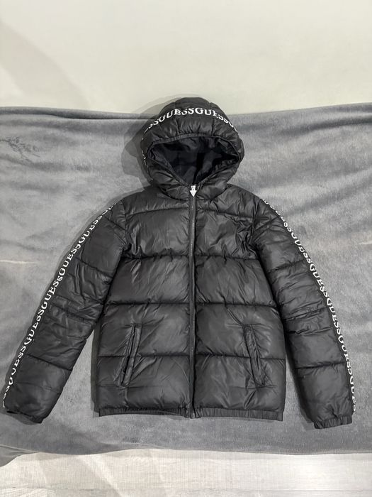 Kurtka ocieplana Guess