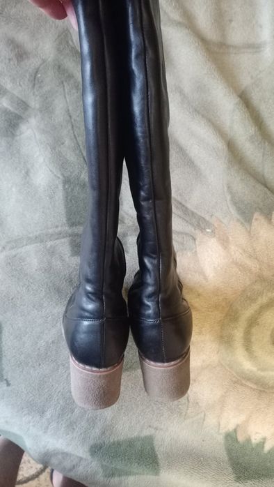 Нарядные кожаные сапоги на натуральном меху