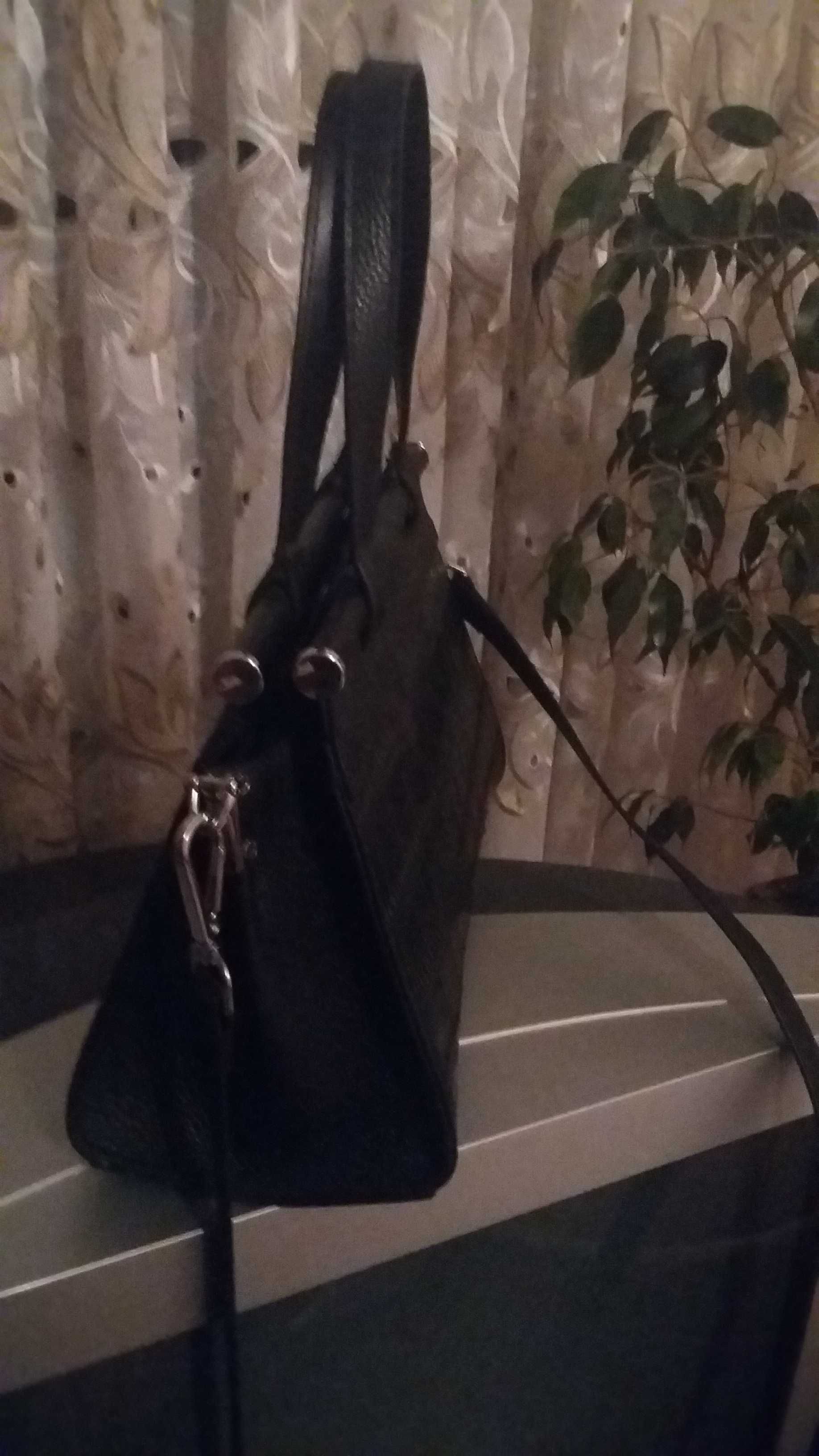 Продам кожаную сумку