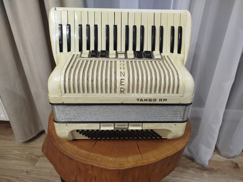 Akordeon hohner tango II