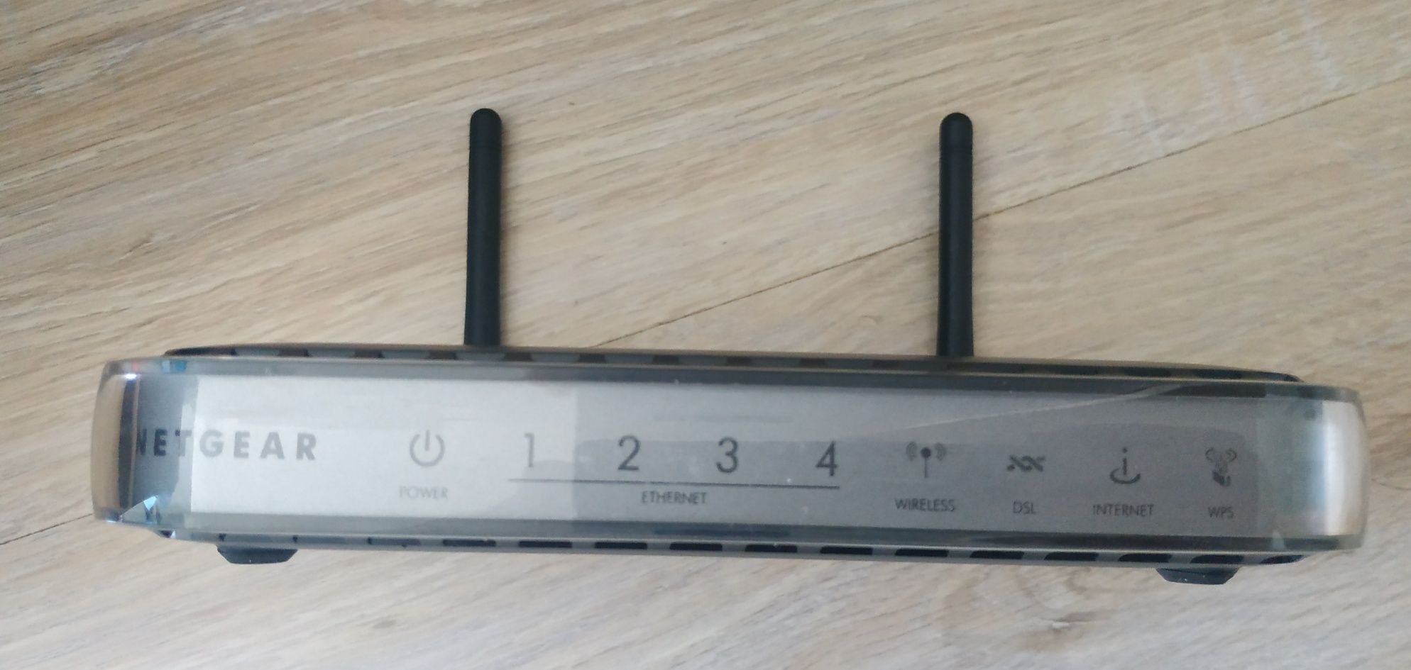 Netgear router DGN2000