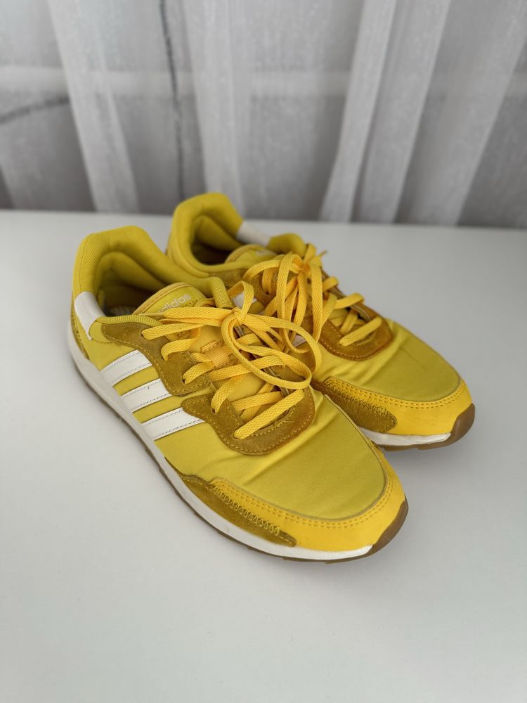 Кросівки adidas 38 р