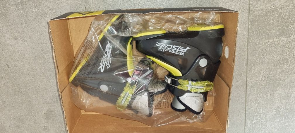 Buty narciarskie dziecięce rozmiar 28 model  Fischer Race  junior 10