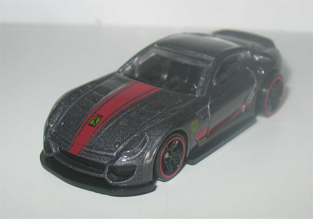 Ferrari 599XX (Escala 1/64 aproximada)