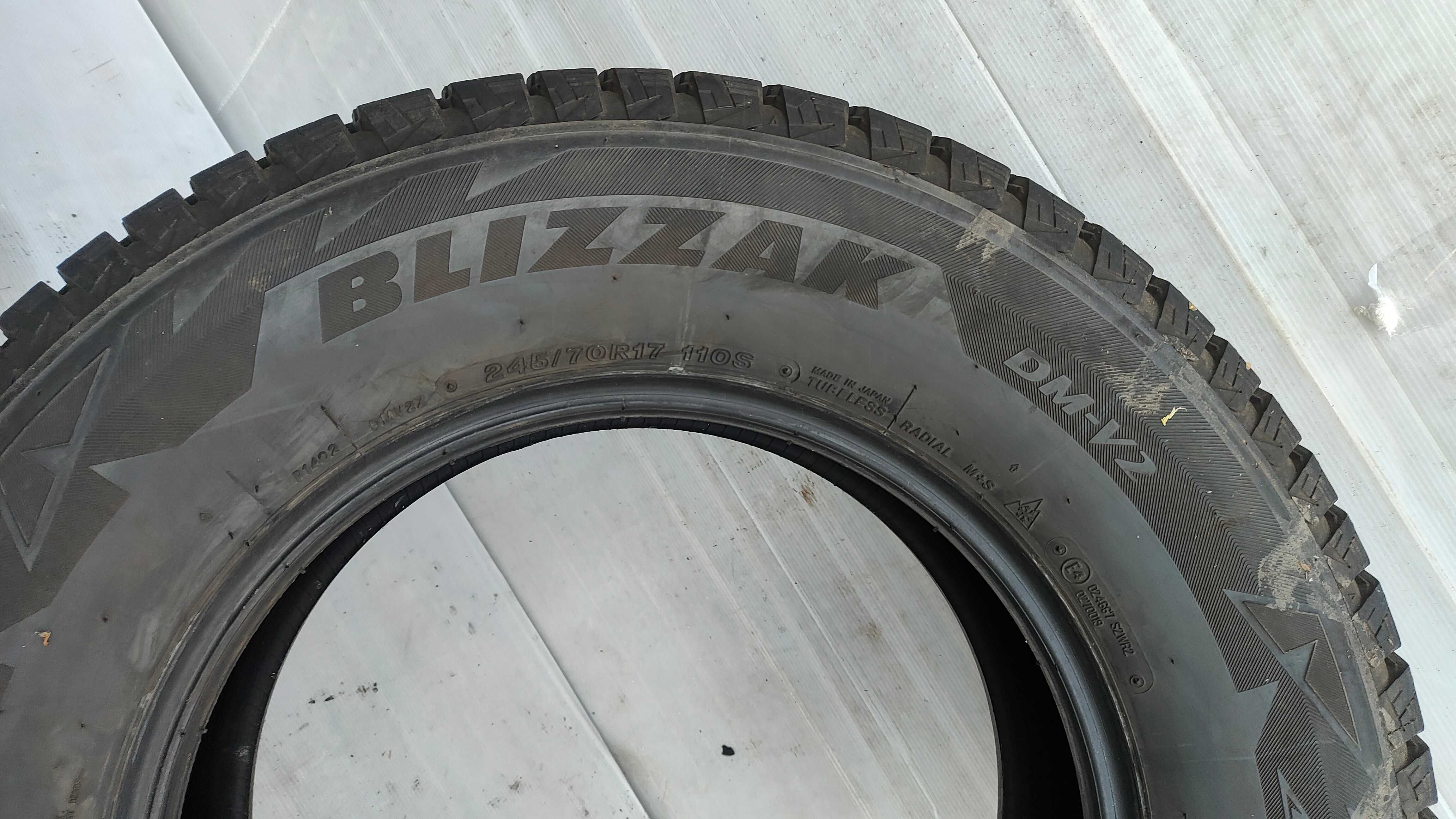 Opona Zimowa 245/70/17 Bridgestone DM V2