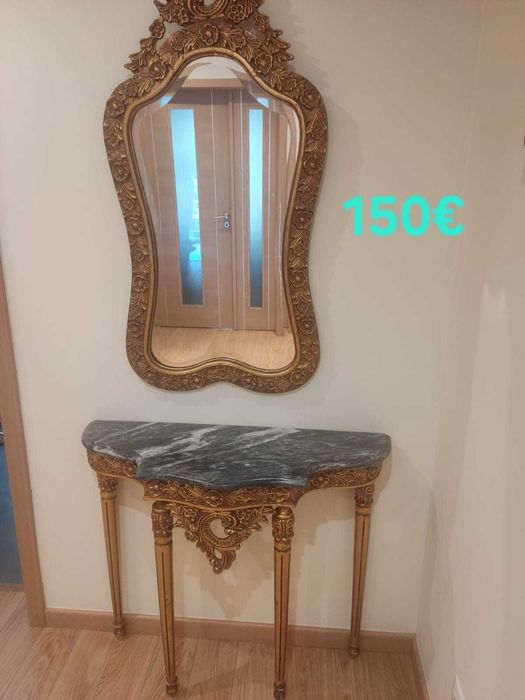 Vários móveis antigos