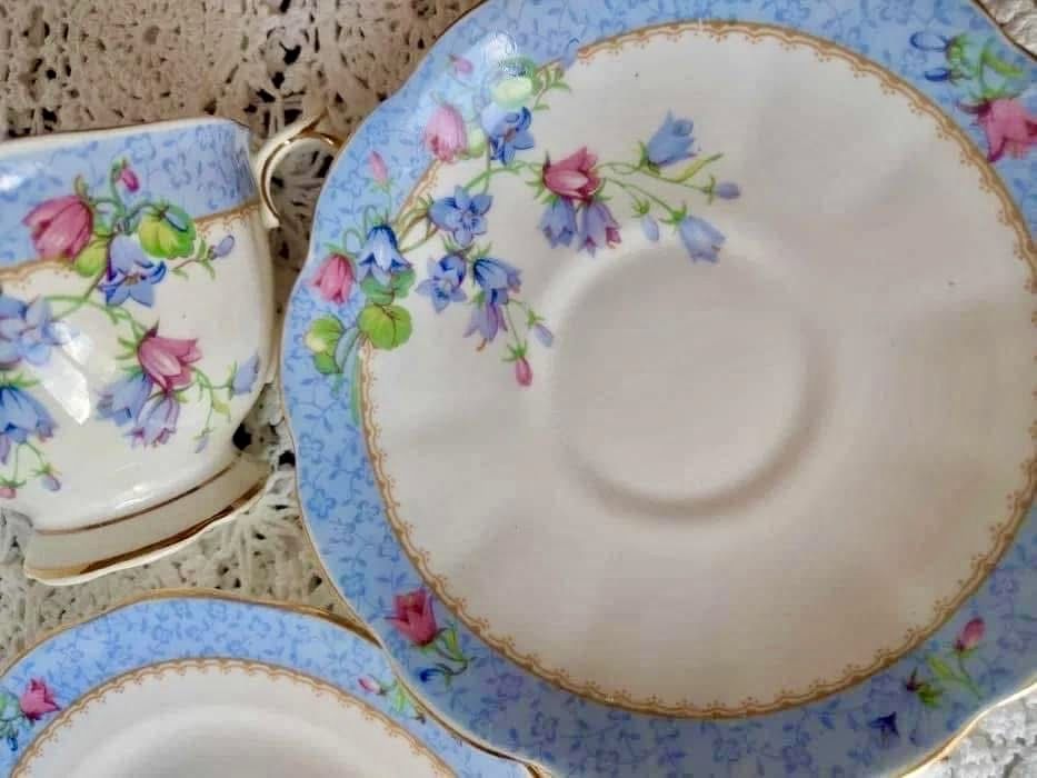 **Przedwojenna Antyk Royal Albert Harebell Anglia Porcelana Filiżanka