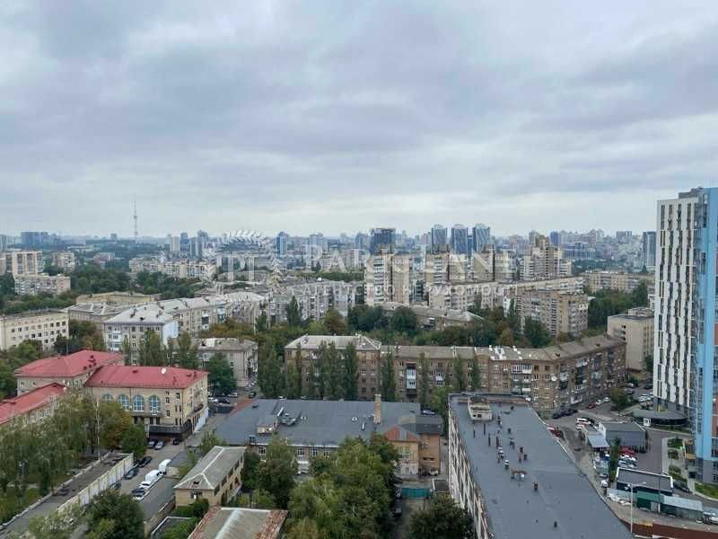 Продаж трикімнатної квартири без ремонту в ЖК Time, Солом'янка