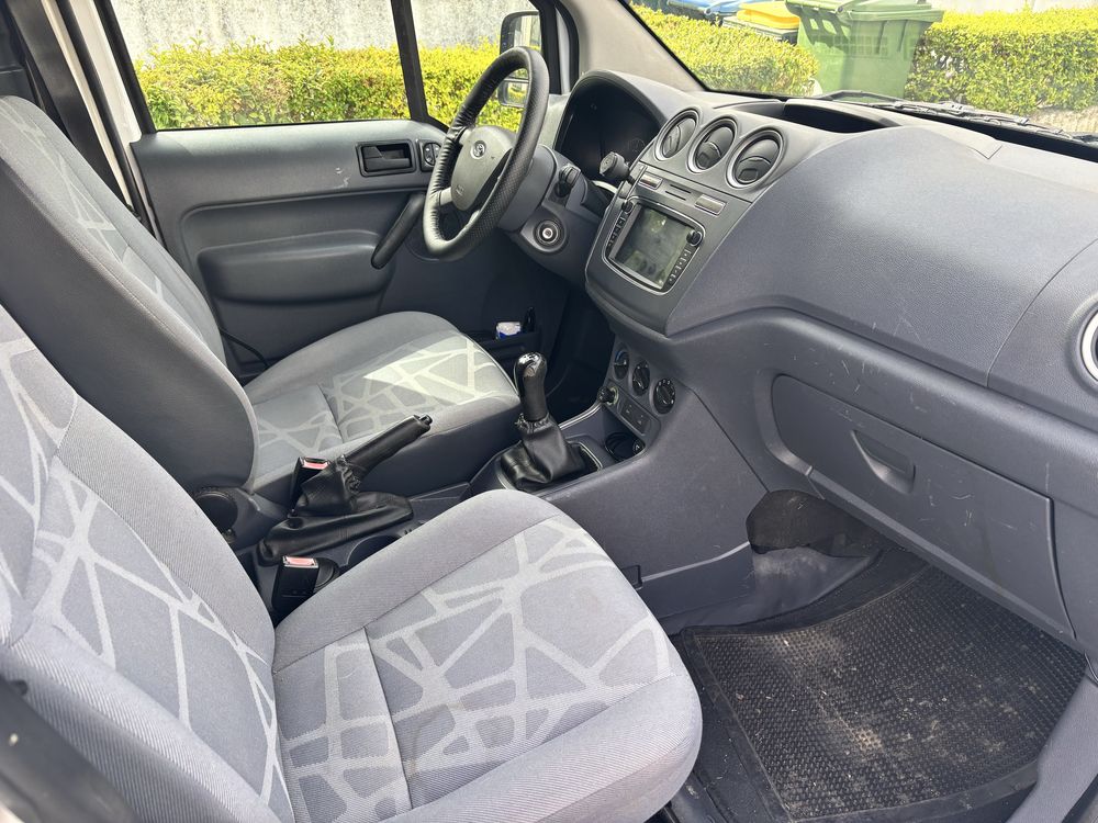 Ford Transit Connect L230