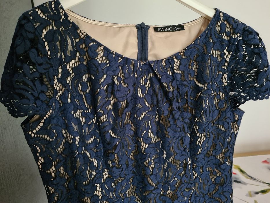 Granatowa, koronkowa sukienka Swing,44