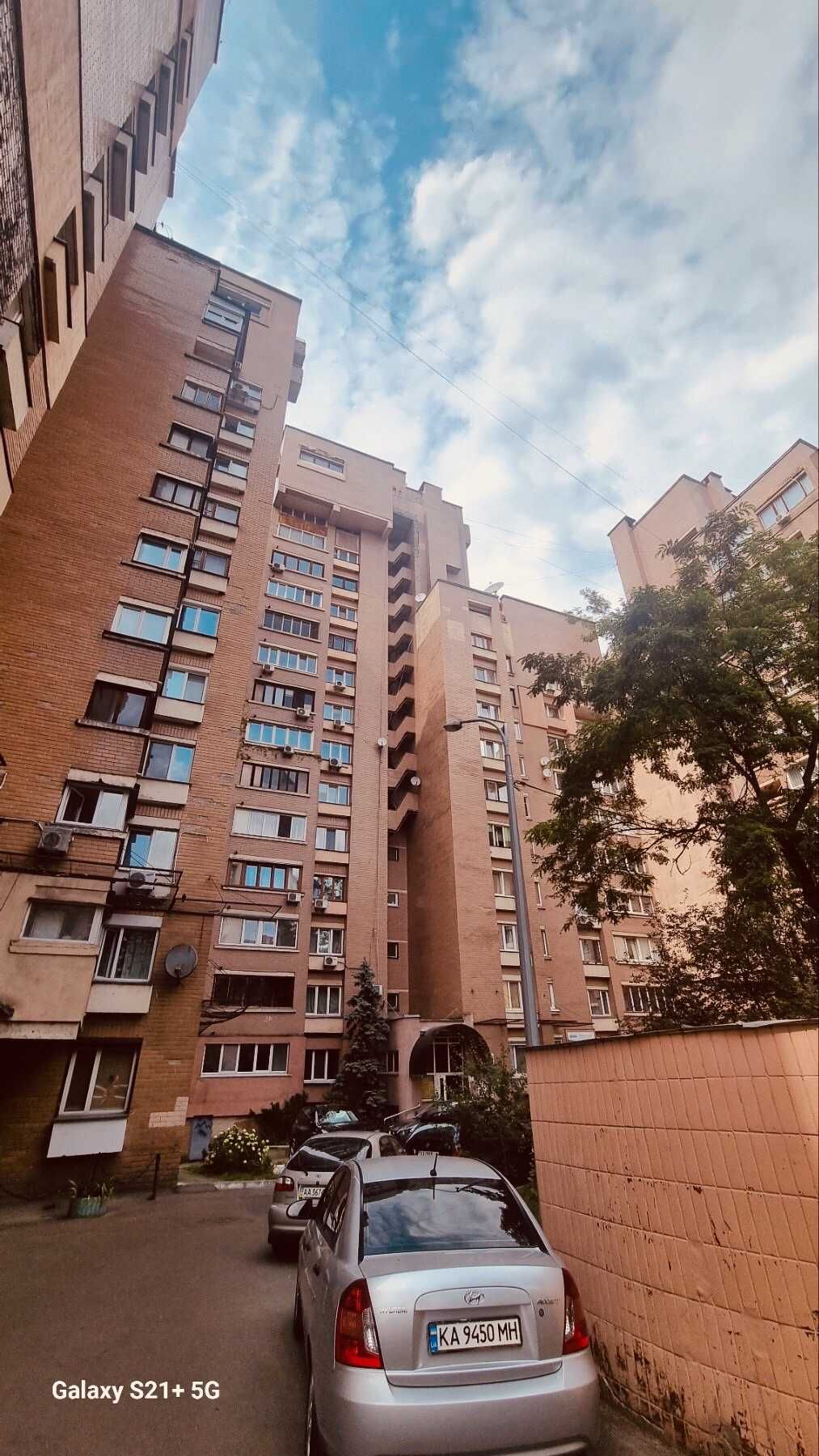 Продажа 3 комнатная квартирі 73 кв.м. на ул.Антоновича 100