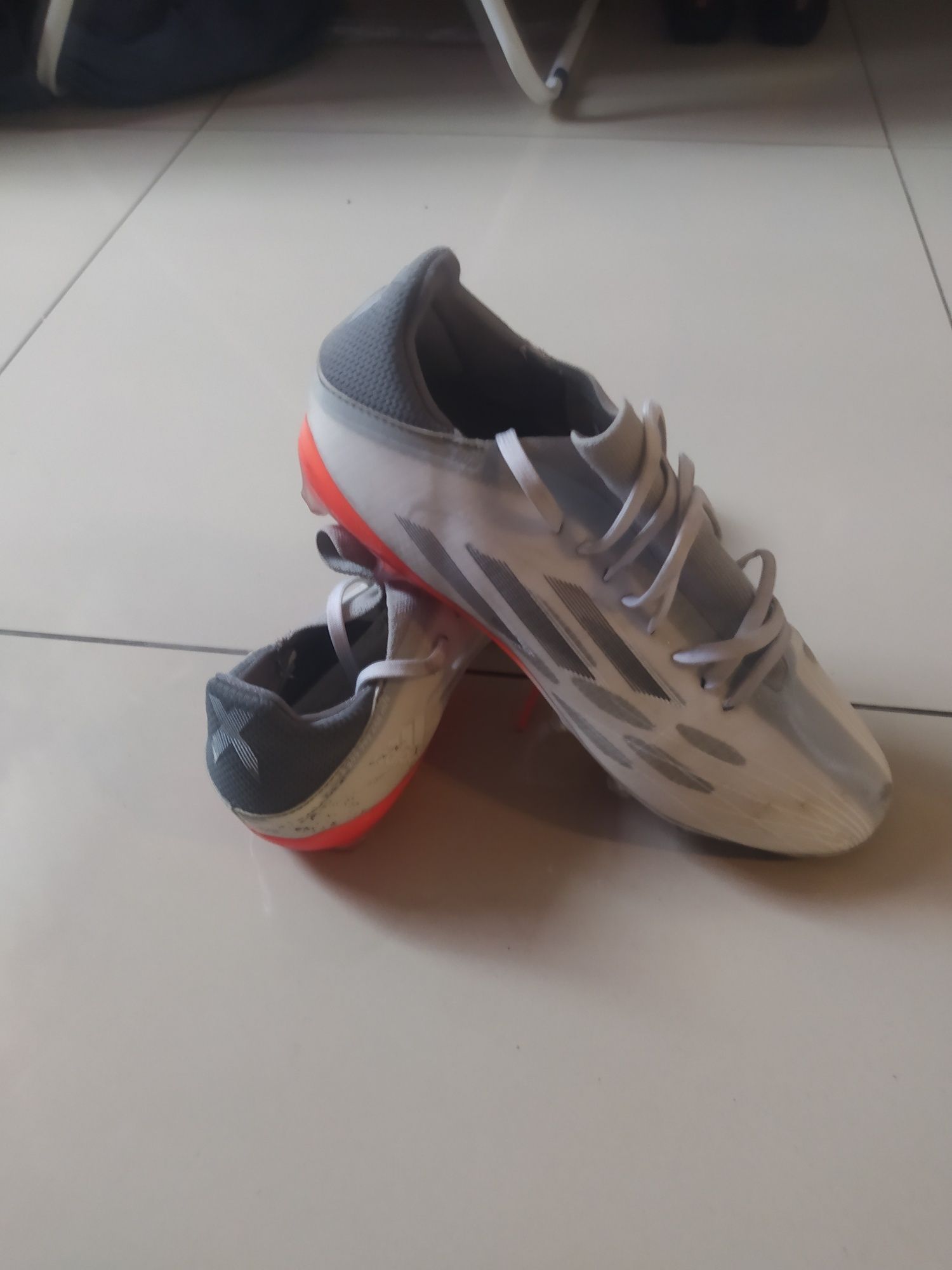 Sprzedam buty do piłki nożnej