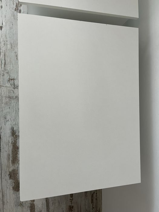 biurka białe dwie sztuki