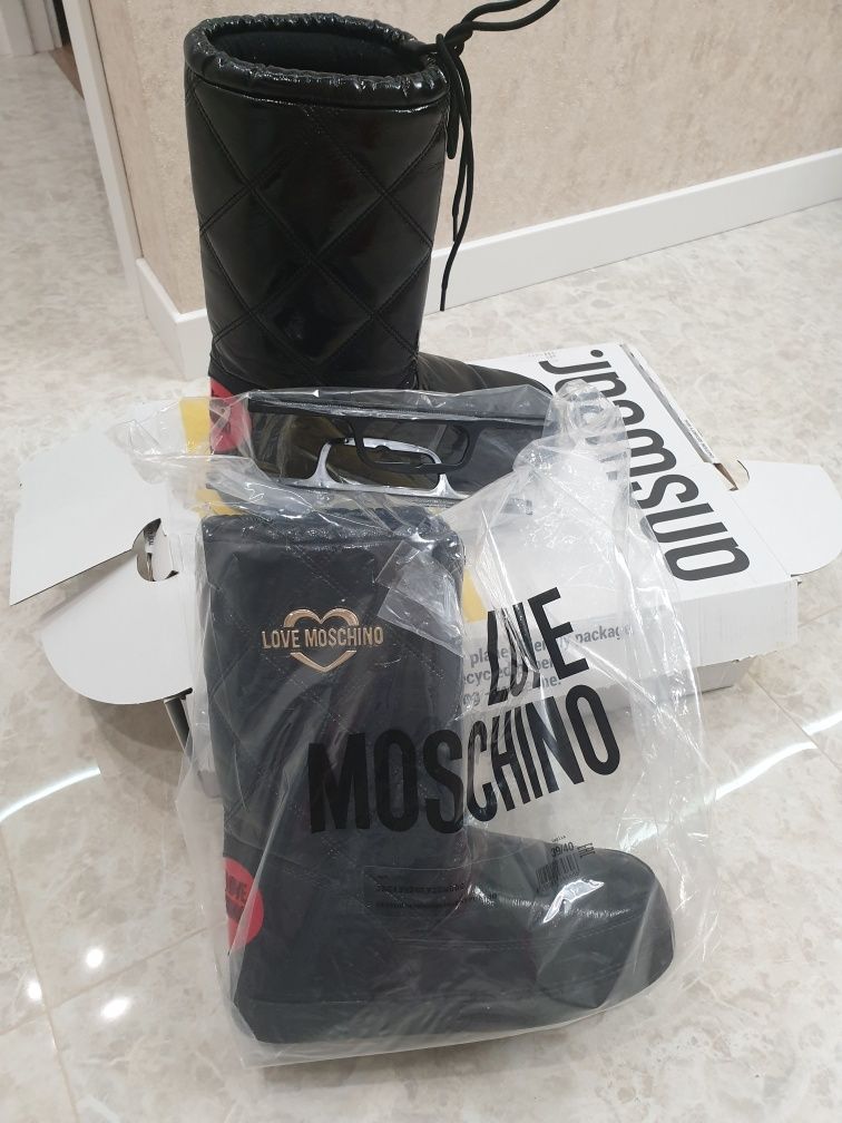 Снегоходы луноходы Moschino дутики