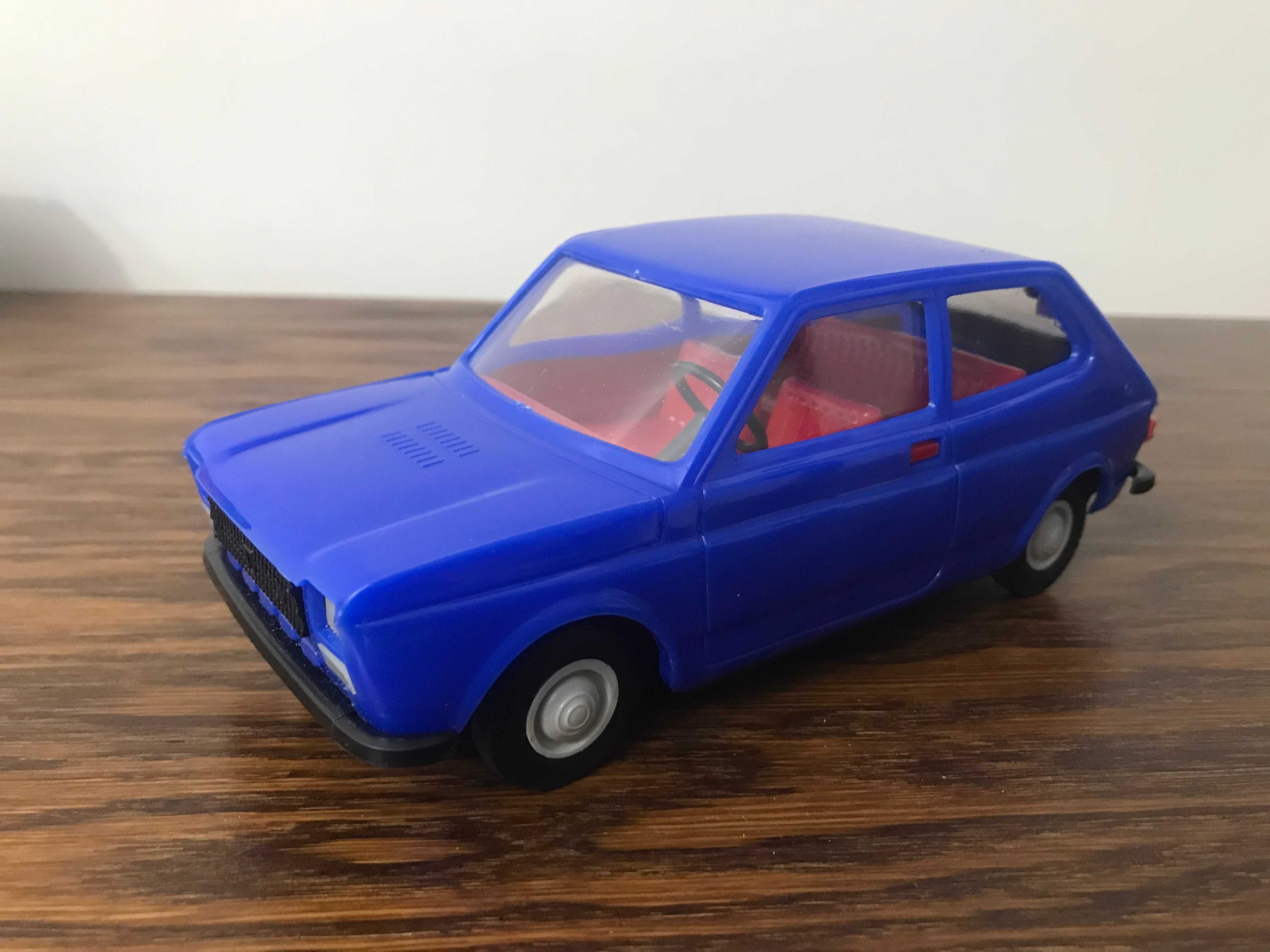 Piko Fiat 127 DDR zabawka samochód na napęd vintage PRL