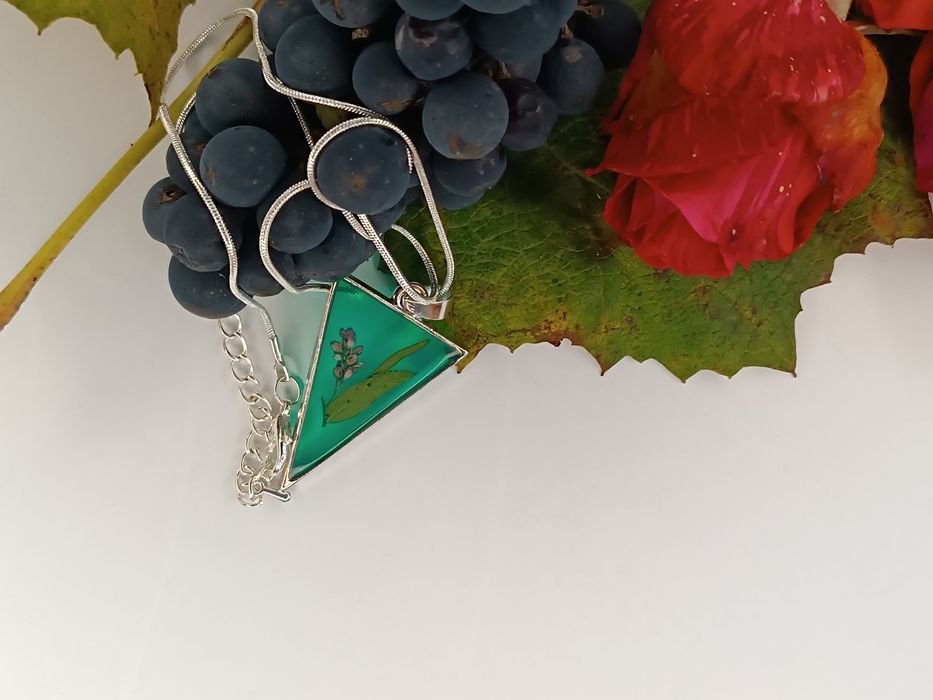 Прикраси, кулони, підвіски, комплекти із цвітом трав в епоксидні смолі