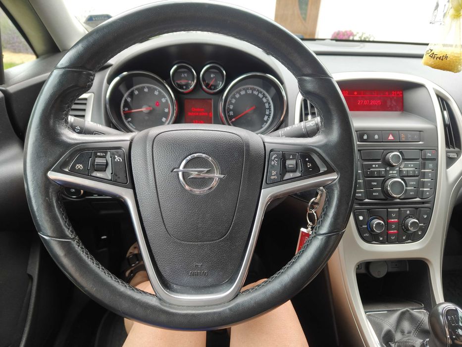 Opel Astra 1.4 benzyna 2010 r