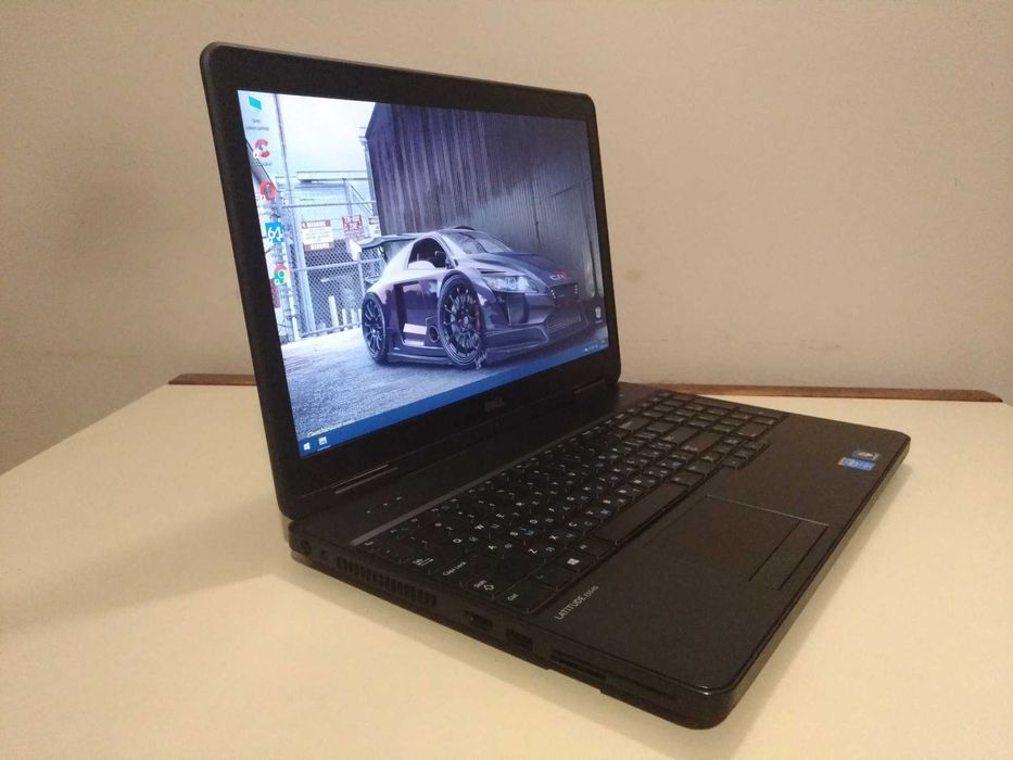 Ігровий ноутбук DELL》i7》SSD》2 відеокарти》FULL HD екран》Нова батарея