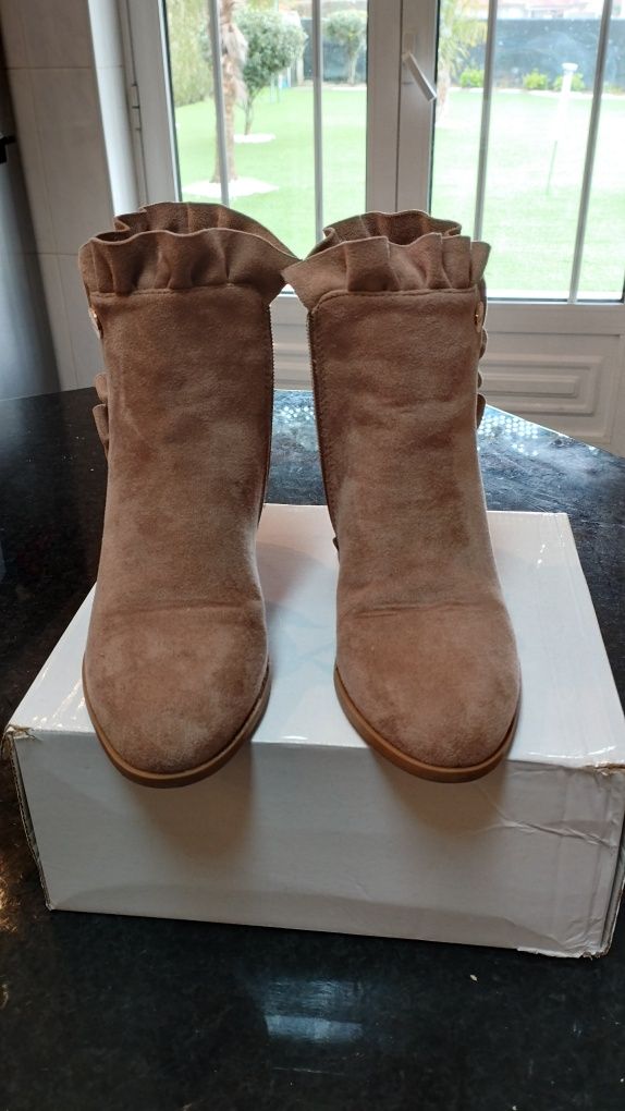 Botas/botins tam. 36
