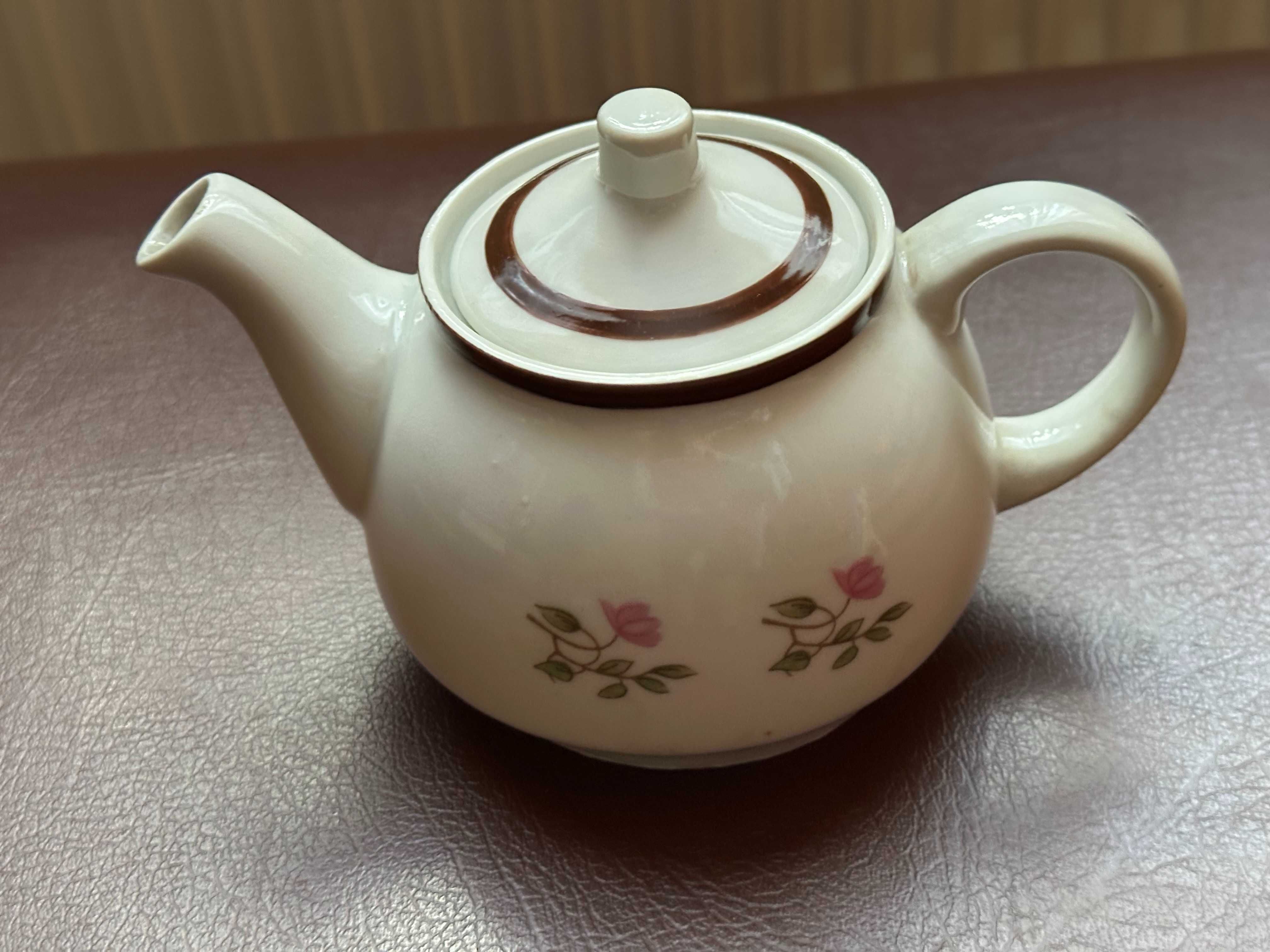 Nowy czajniczek do parzenia herbaty pojemność 300ml.