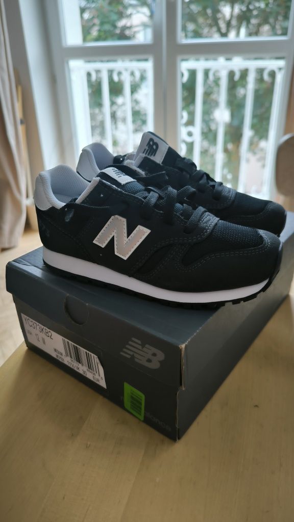Sneakersy New Balance dziecięce, r. 30, nowe