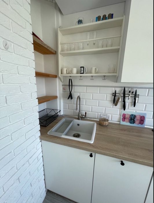 Продам 2 кімнатну з ремонтом Сихівський район