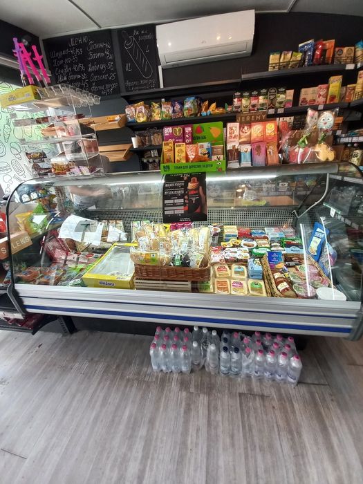 Продається холодильна вітрина GOLD  в дуже хорошому технічному стані .