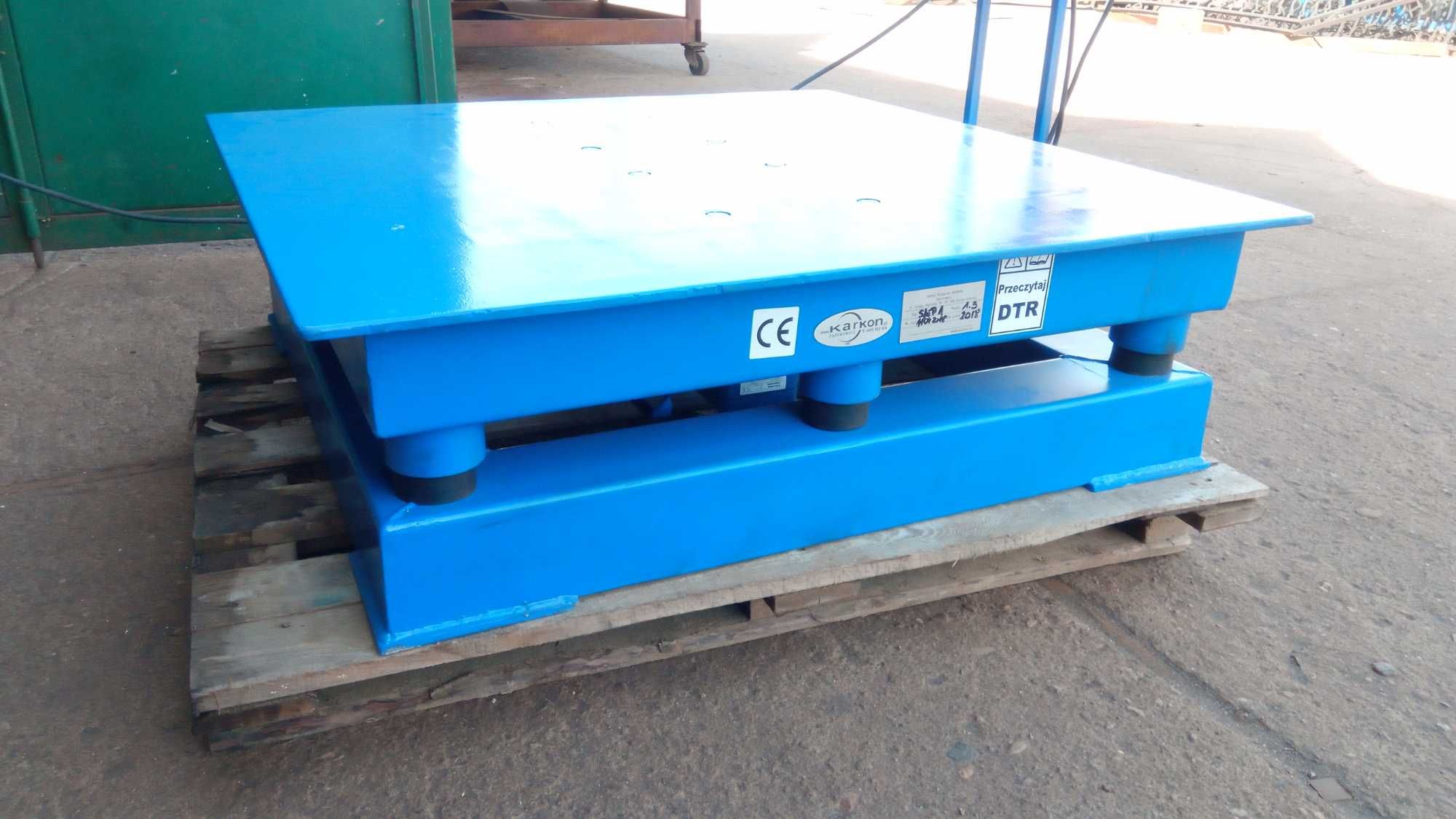 Stół wibracyjny KARKON SWP1 120 x 120 x 40 cm 1.3 kW Indukta 12 kN
