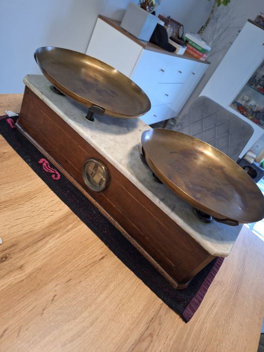 Stara francuska waga szalkowa - pocztek XX wieku