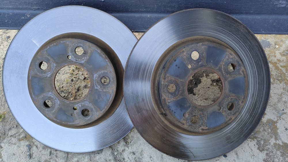 Передні гальмівні диски Toyota corolla Е150. 500грн за 2шт.