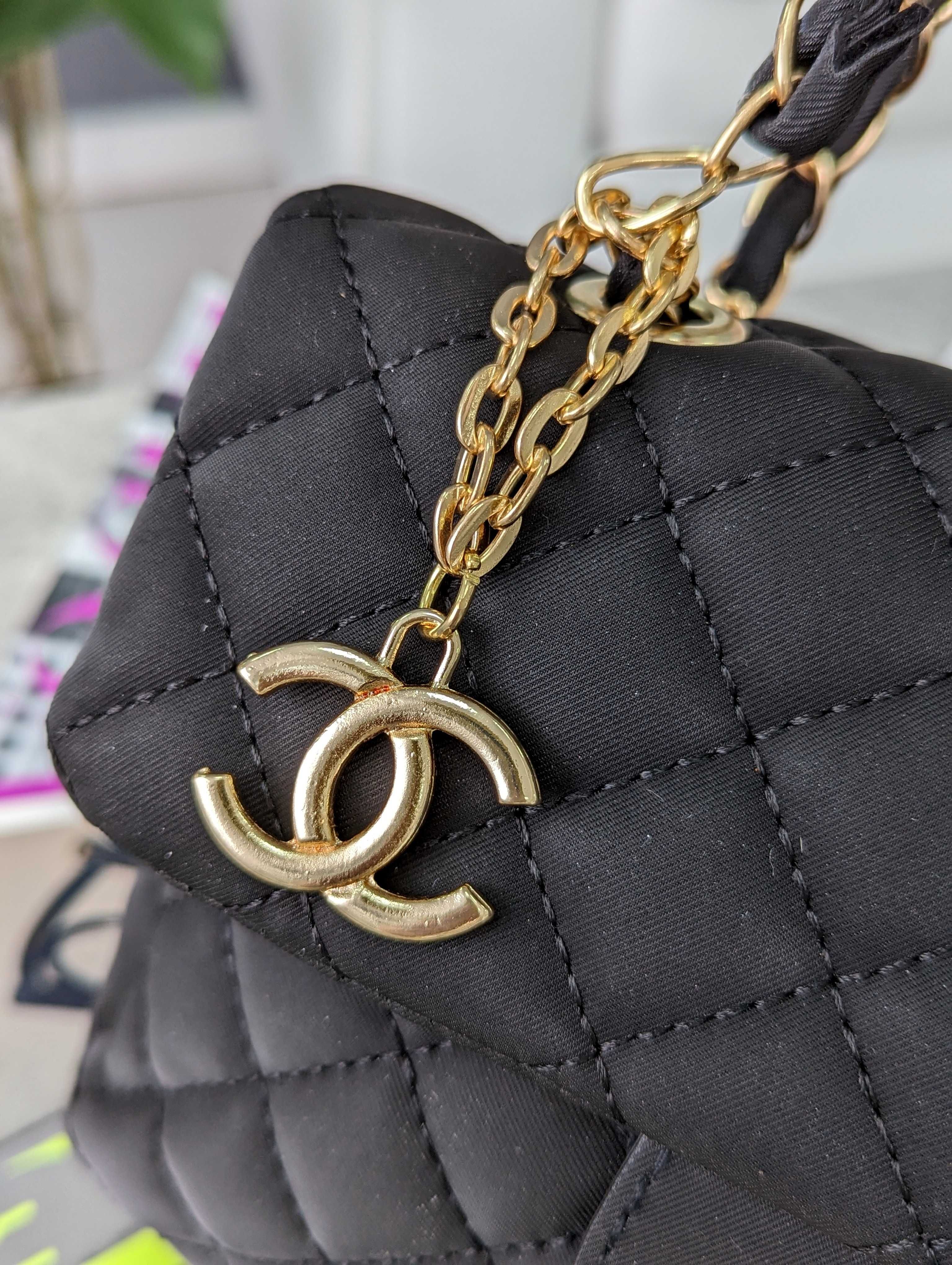 Женская сумка Шанель мягкая нейлон Chanel  черная , молочная