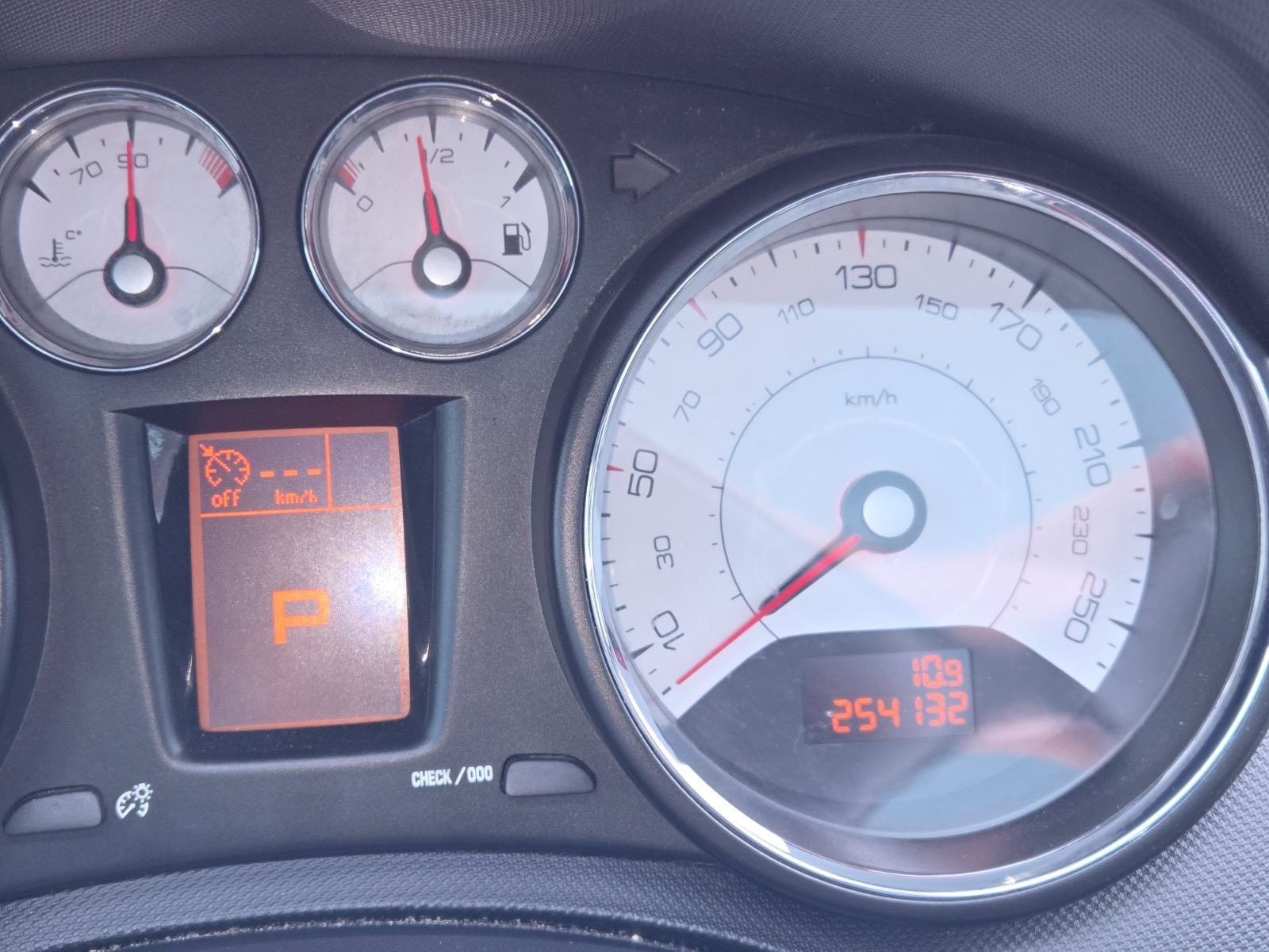 Пежо 308 2010 рік Автомат