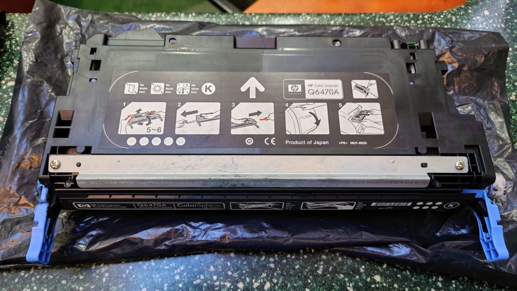 Картриджи HP Q6470A та Q6471A