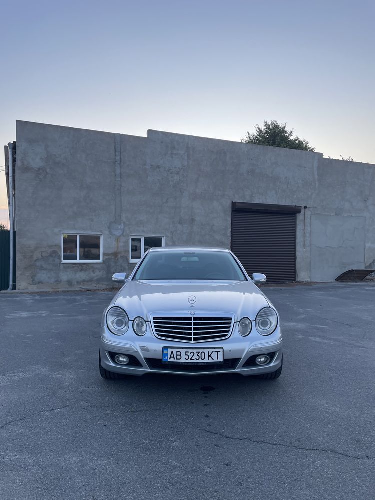 Mercedes-benz w211 e220 restailing