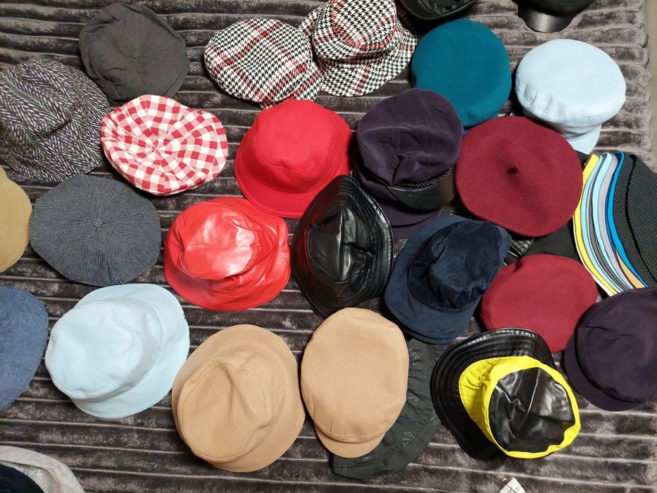 Головні убори панамы кепки берети восьмиклинки ушанки балаклавы бафы