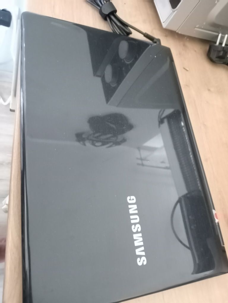 Samsung ultrabook SSD Radeon HD8250