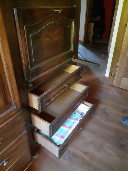 Kredens dębowy sprzedam